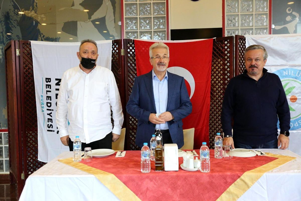 Başkan Erdem\'den Nilüfer\'in sultanlarına kutlama ziyareti