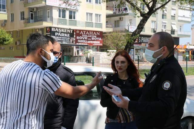 Denetimde sevgilisine ceza yaz�ld���n� d���nen gen� k�z, g�zya�lar�n� tutamad�