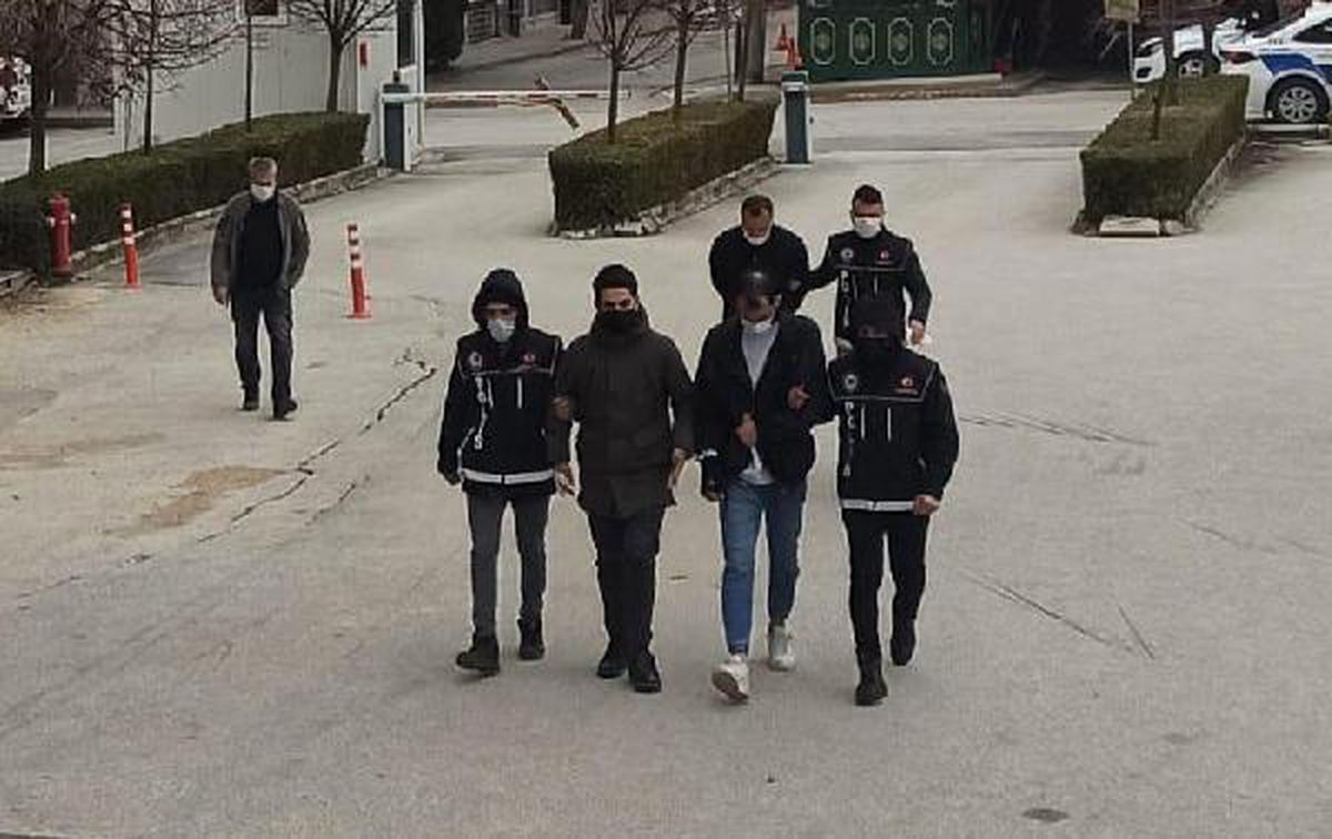 Eskişehir\'de sokakta uyuşturucu satışına 3 tutuklama