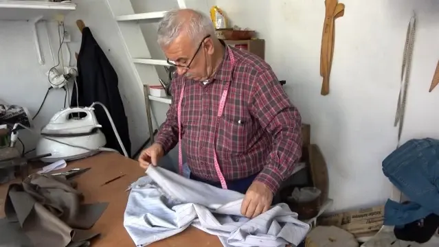 Hatay'ın yarım asırlık diplomalı terzisi Hatay'ın yarım asırlık diplomalı terzisi