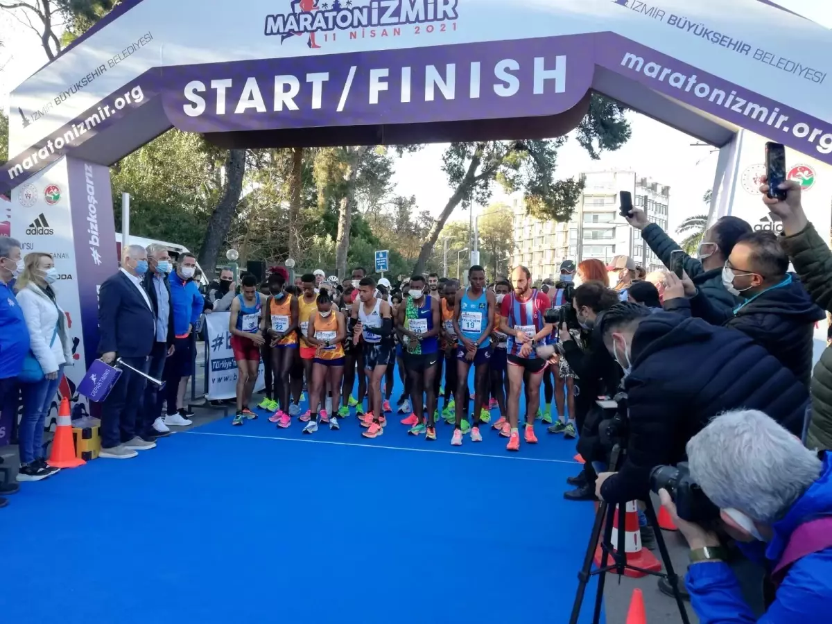 Maratonİzmir\'de zorlu mücadele başladı