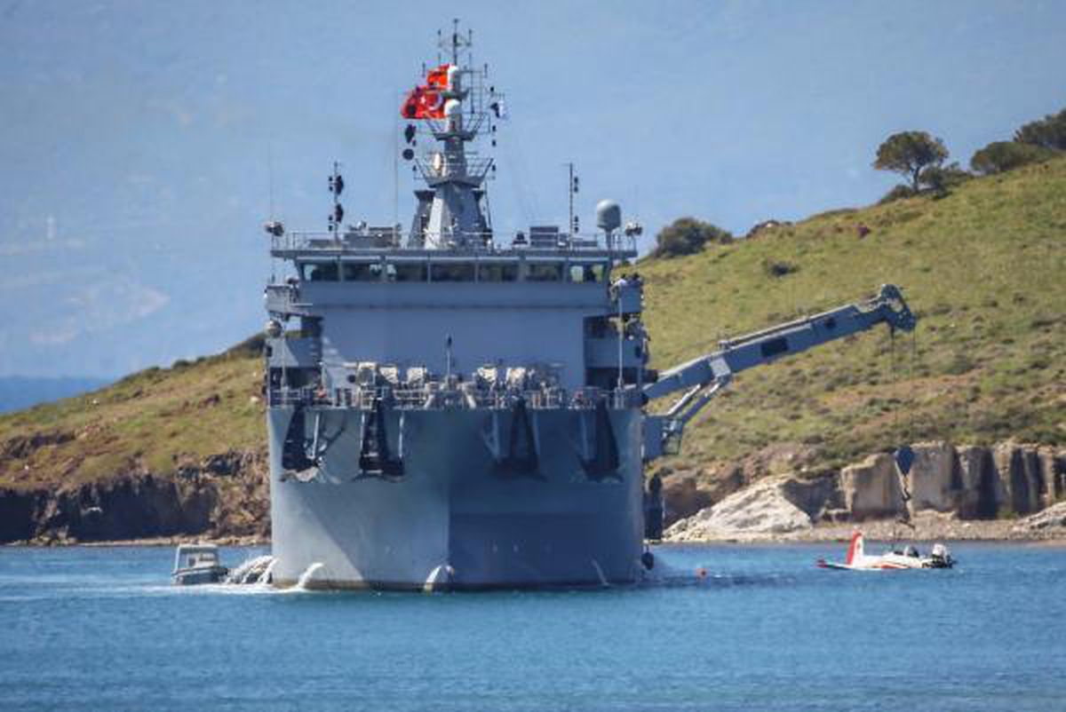 MSB: İzmir\'de düşen uçak, denizden çıkarıldı