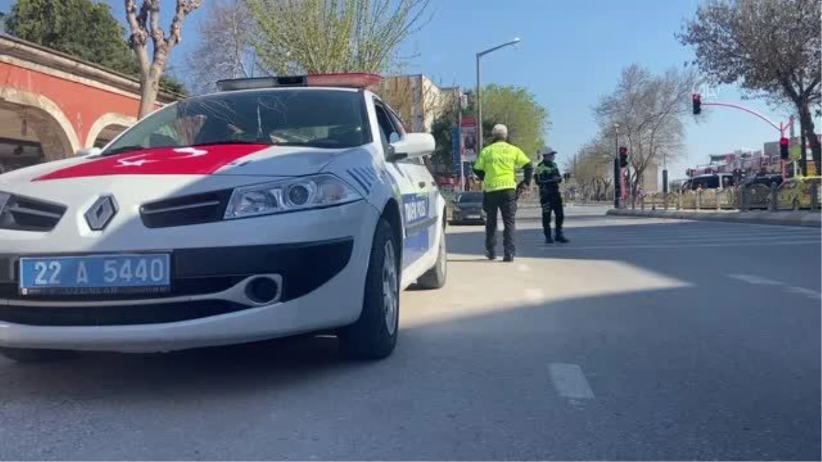 Polis, sokağa çıkma kısıtlamasına yönelik denetim yaptı