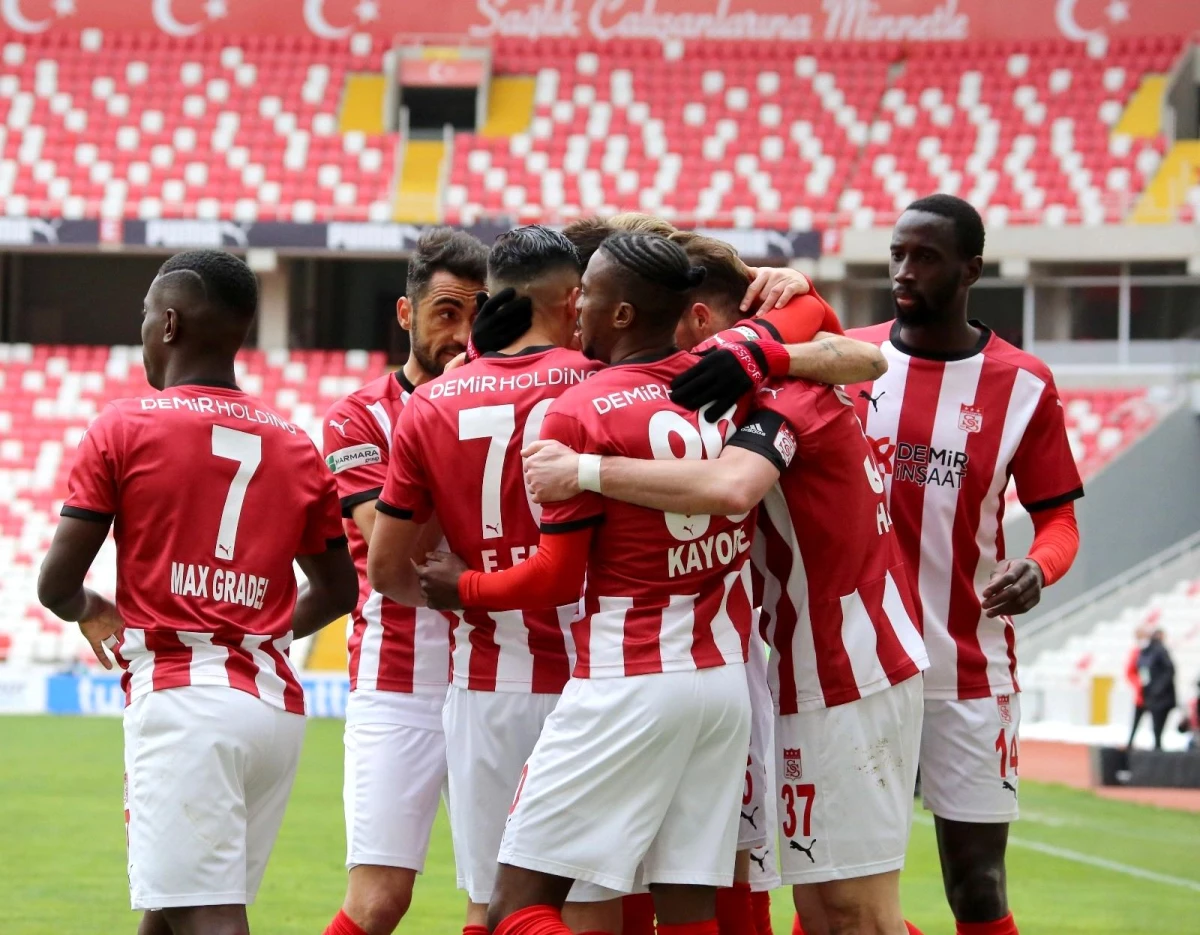 Süper Lig: Sivasspor: 3 - Konyaspor: 1 (Maç sonucu)