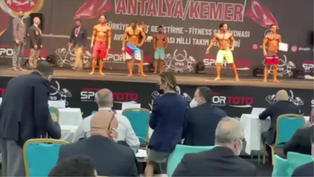 Vücut geliştirme sporcusunun hedefi Avrupa şampiyonluğu