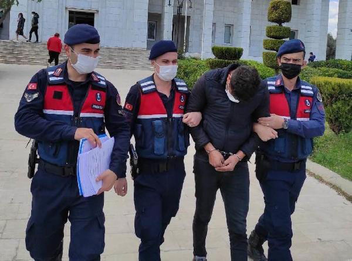 Son dakika haberleri... 25 suçtan aranan zanlı, evinde yakalandı