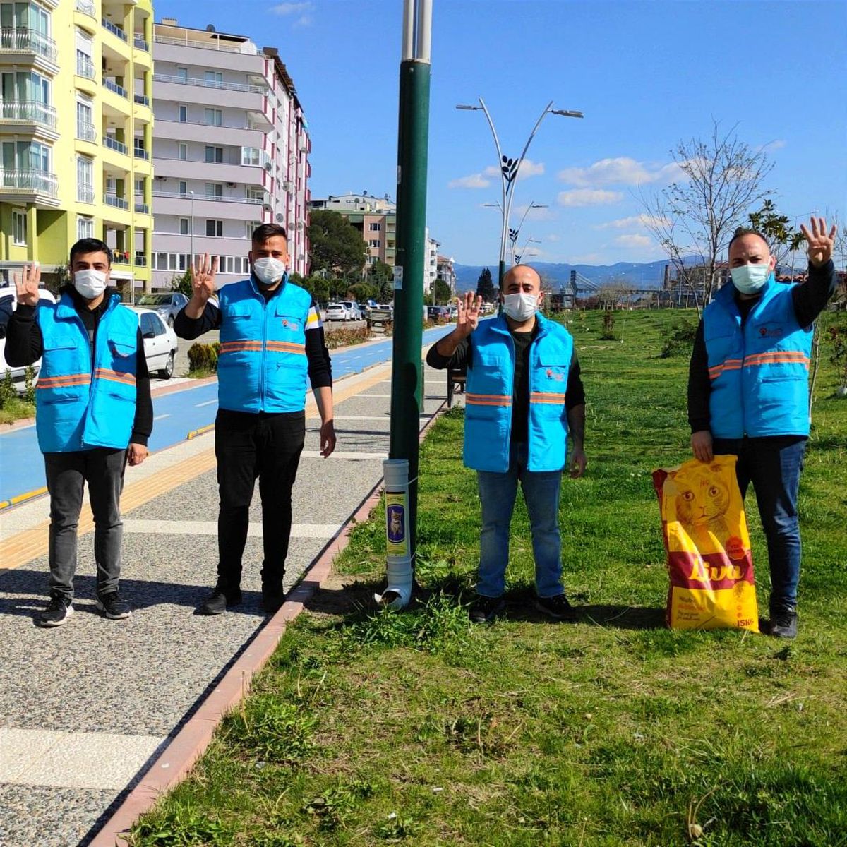 AK Gençler \'Can Dostları\' unutmuyor