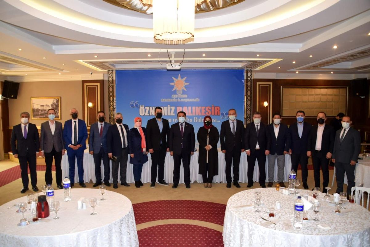 Ak Parti Balıkesir İl Başkanlığı basınla buluştu