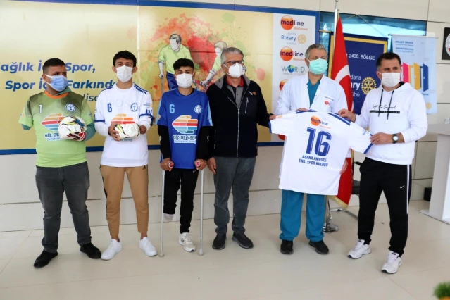 Ampute futbol takımı yeni formalarına kavuştu Ampute futbol takımı yeni formalarına kavuştu