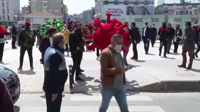 Son dakika haberleri! Bağcılar'da Kovid-19 salgınına dikkati çekmek için koronavirüs kostümlü etkinlik düzenlendi