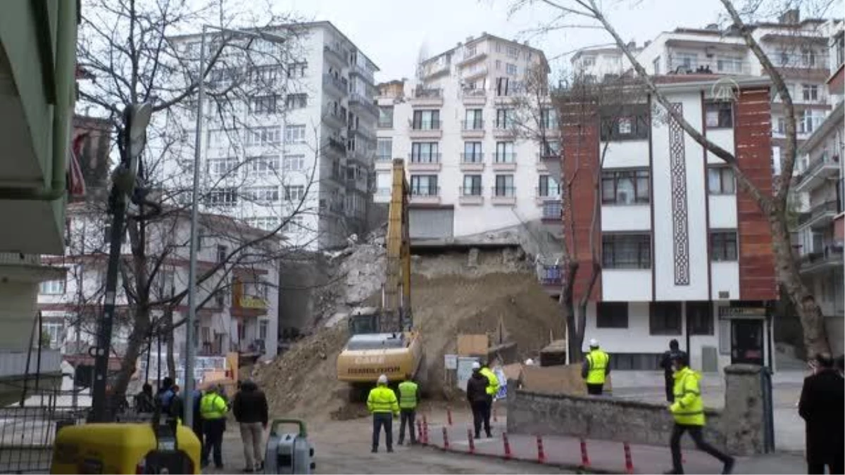Çankaya\'da çökme riski bulunan Açelya Apartmanı\'nın kontrollü yıkım çalışmaları devam ediyor (2)