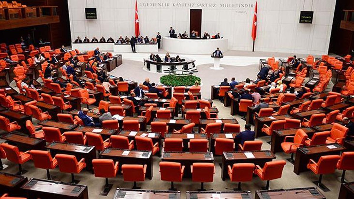 CHP, Merkez Bankası\'nın 128 milyar dolarlık rezerviyle ilgili Meclis\'te genel görüşme açılmasını talep etti