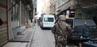 Diyarbakır'daki terör operasyonunda, HDP'li vekilin danışmanı dahil 11 tutuklama