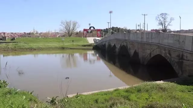 Geçen hafta sarı alarm verilen Tunca Nehri'nin debisi düşüşe geçti