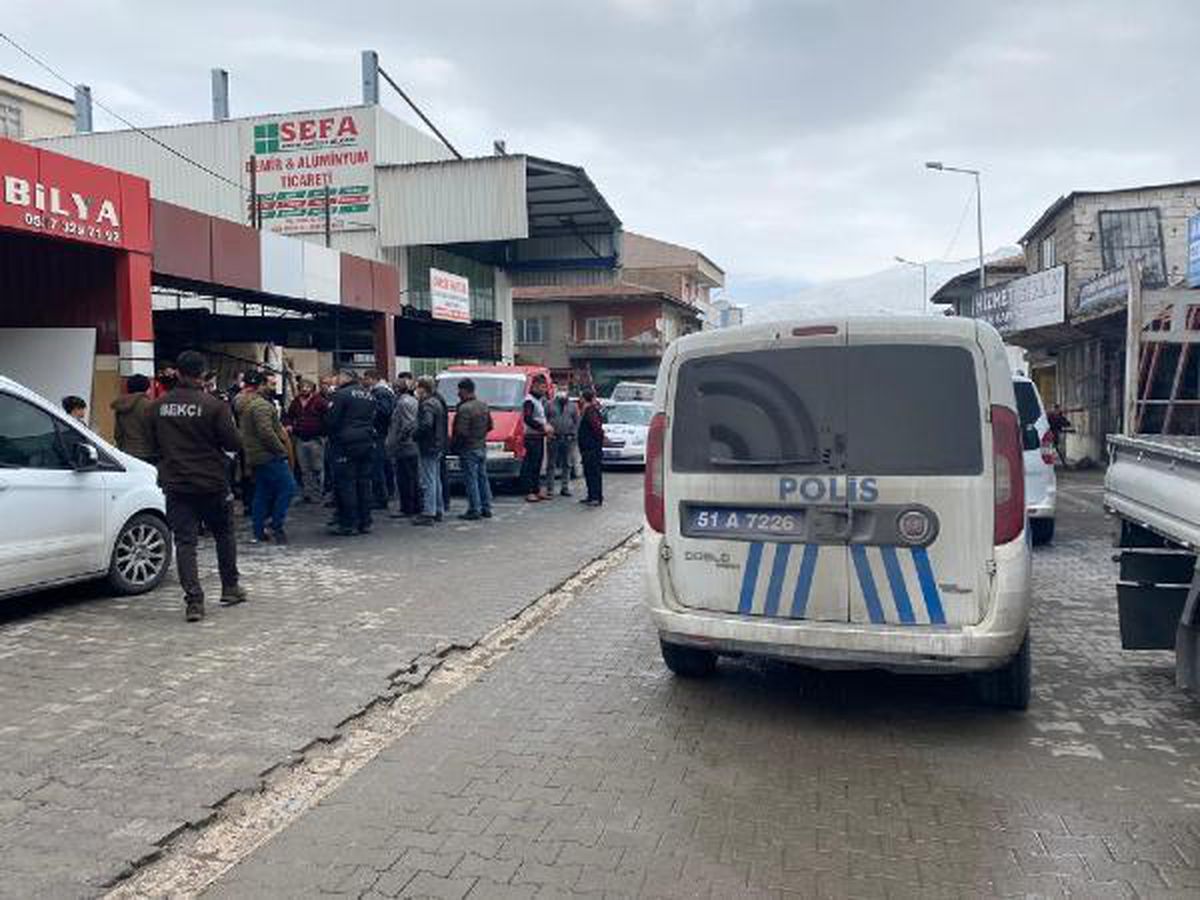 İş yerinde silahlı saldırıya uğrayan demir ustası öldü