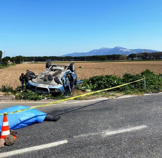 İzmir'de süt kamyonu ile hafif ticari araç çarpıştı: 3 ölü, 4 yaralı