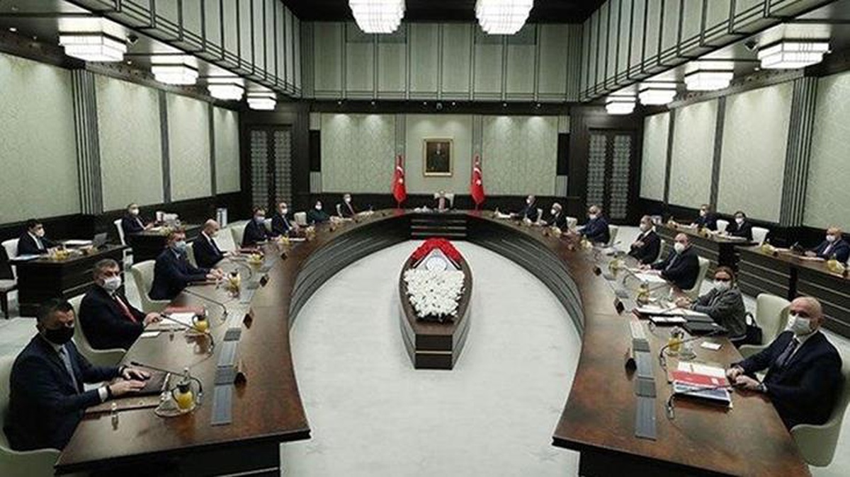 Gözlerin çevrildiği Kabine toplantısı öncesi yetkili isim sinyali verdi: Çok sert tedbirler kapıda