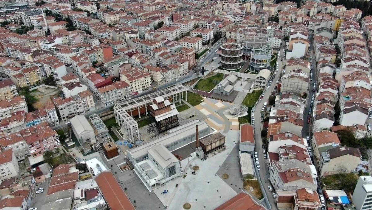 Kadıköy\'de restore edilen tarihi Hasanpaşa Gazhanesinin son hali havadan görüntülendi