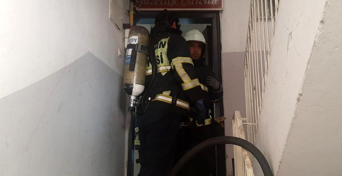 Son dakika 3. sayfa: Kadın kuaföründe korkutan yangın