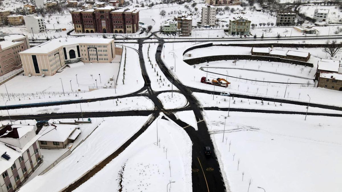 Nevşehir\'de kar kalınlığı 42 cm olarak ölçüldü