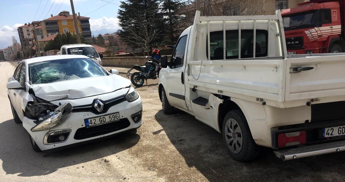 Otomobil ile pikap çarpıştı: 1 yaralı