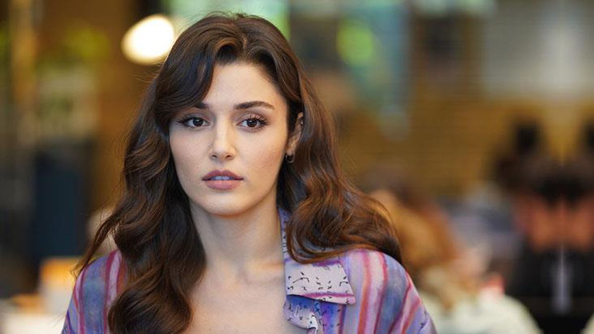 Hande Erçel\'in ev hali fotoğraflarındaki kıyafetlerin fiyatı dudak uçuklattı