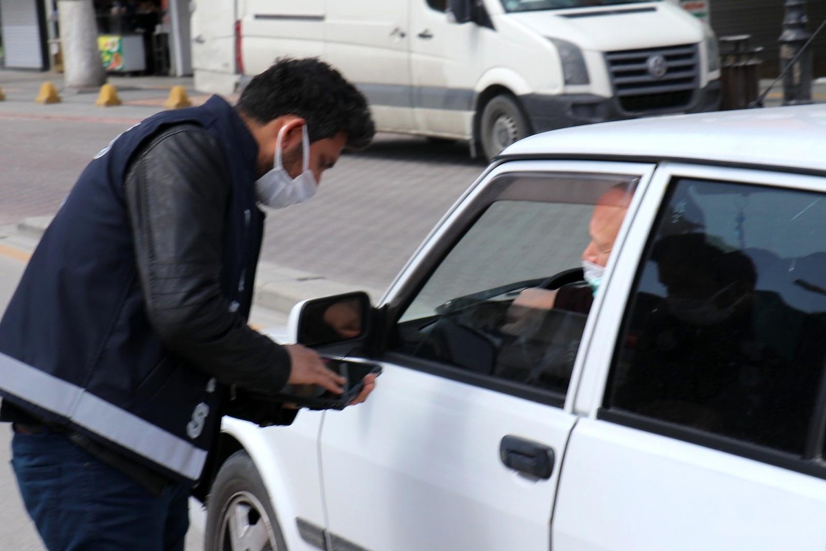 Son dakika haber: Sokağa çıkanlar polisten kaçamadı