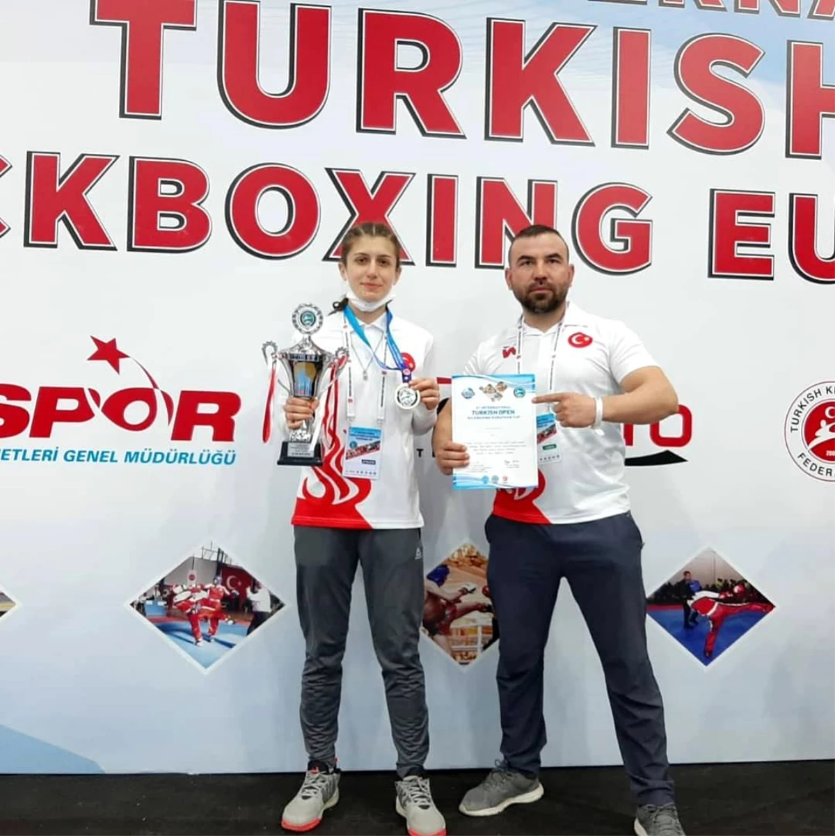 Uluslararası Türkiye Açık Kick Boks Avrupa Kupası\'nda Zonguldak\'lı sporcu şampiyon oldu