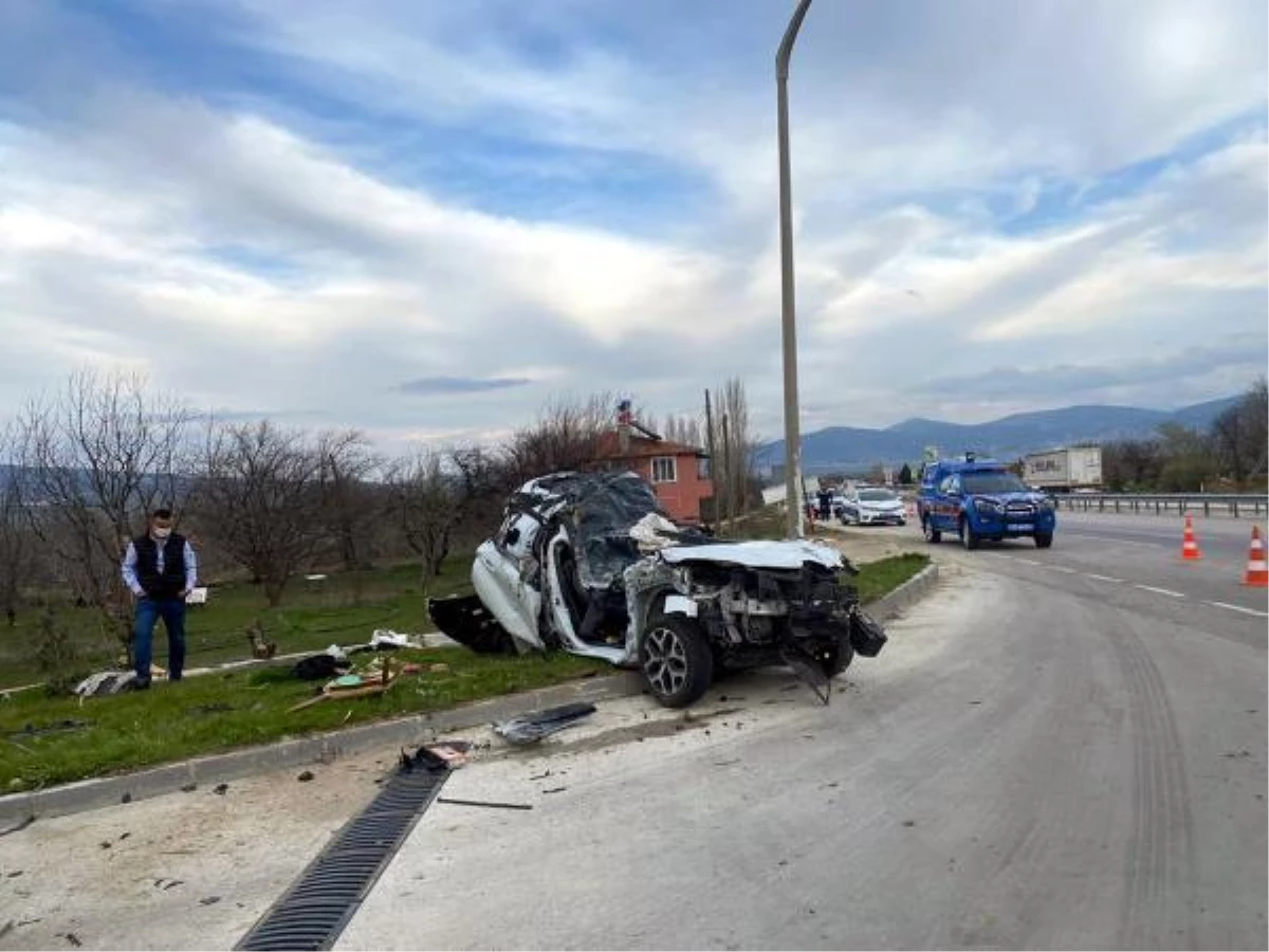 ACİL TIP UZMANI DOKTOR OTOMOBİLİYLE TAKLA ATTIĞI KAZADA ÖLDÜ