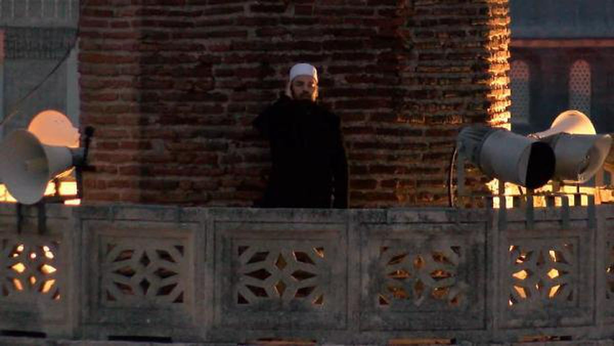 Ayasofya Camii\'nden ilk iftar için ezan okundu (1)