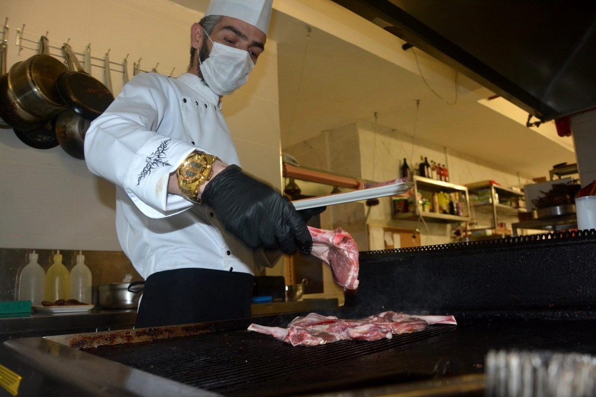 Balıkesir\'in yöresel lezzetleri steakhouse kültürü ile buluştu