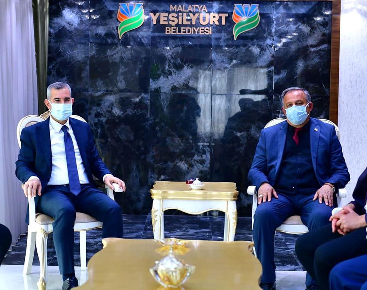 Başkan Çınar, Yeşilyurt muhtarlar dernek başkanı ve yönetimini ağırladı