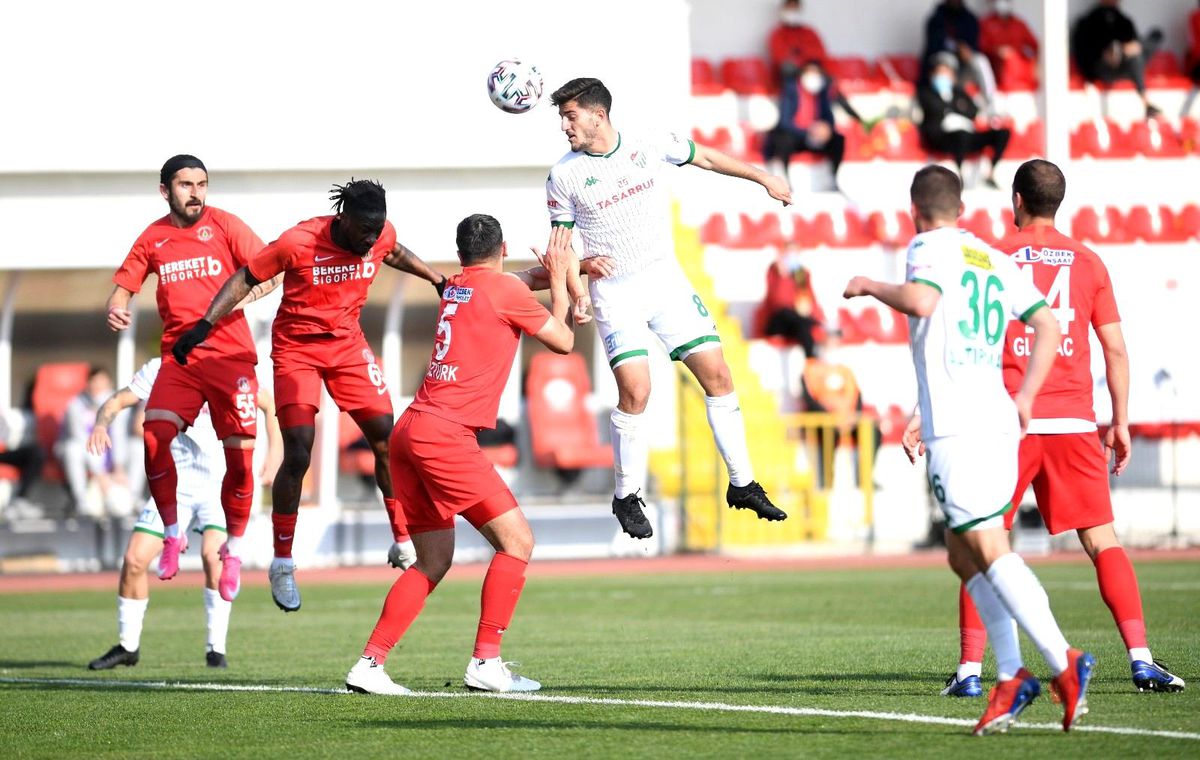 Bursaspor son 5 deplasman maçının 4\'ünü kaybetti