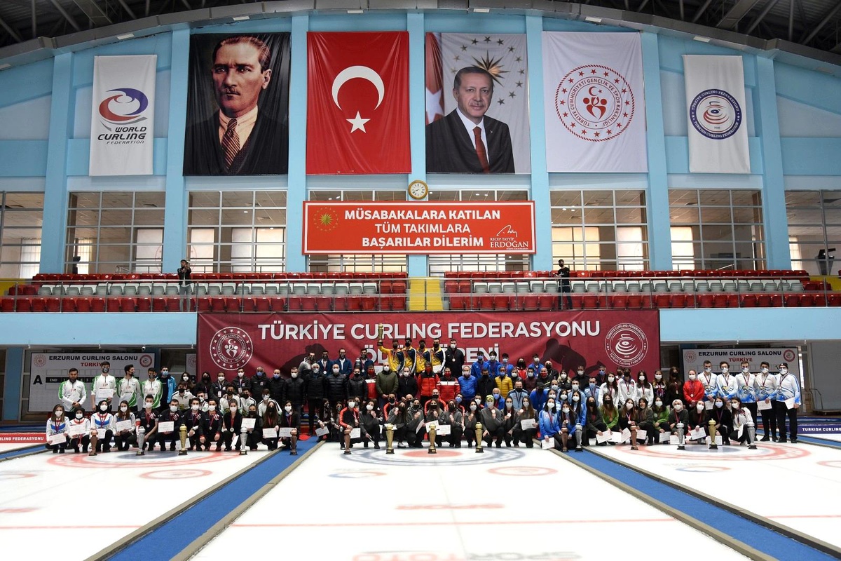 Curling Süper Lig\'in şampiyonu Çelebispor ile Narmanspor oldu
