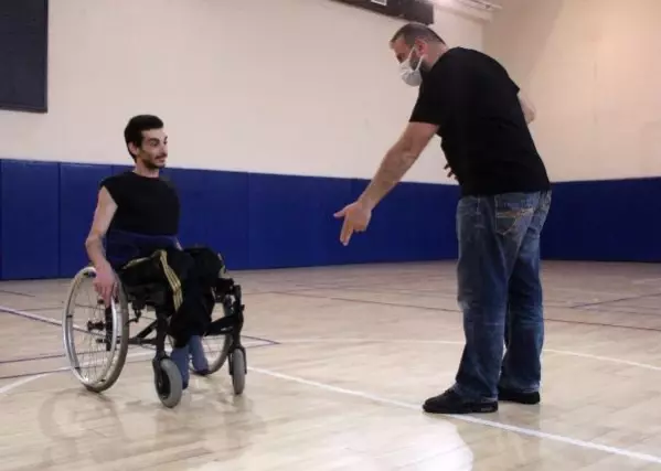 Dansıyla tekerlekli sandalyesine can verecek Dansıyla tekerlekli sandalyesine can verecek