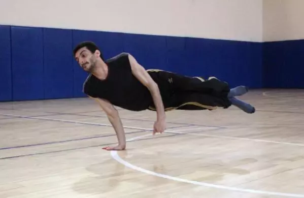 Dansıyla tekerlekli sandalyesine can verecek Dansıyla tekerlekli sandalyesine can verecek