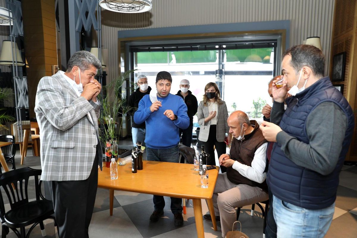 Gaziantepli zeytinciler Edremit\'te incelemelerde bulundu