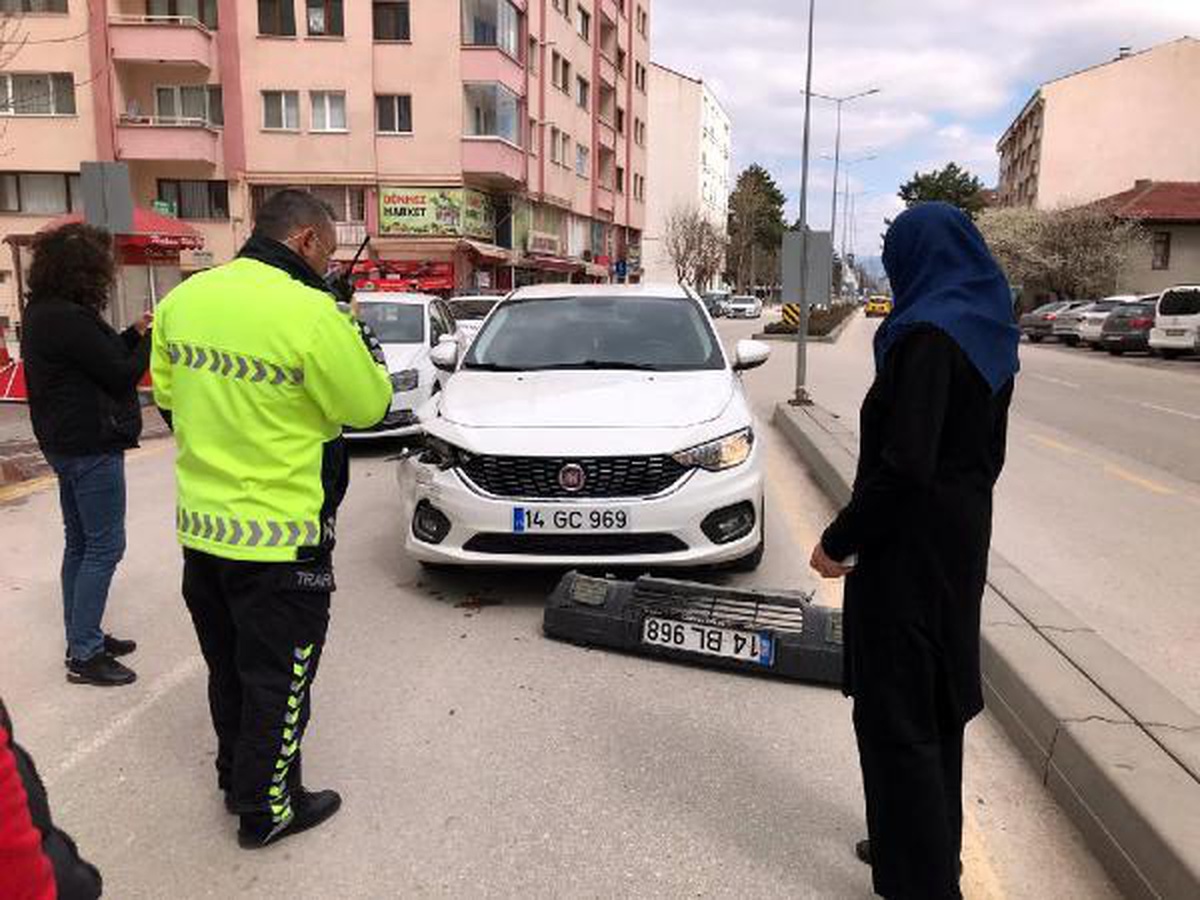 Kaza yerinden kaçarken, plakasının da olduğu tampon düştü