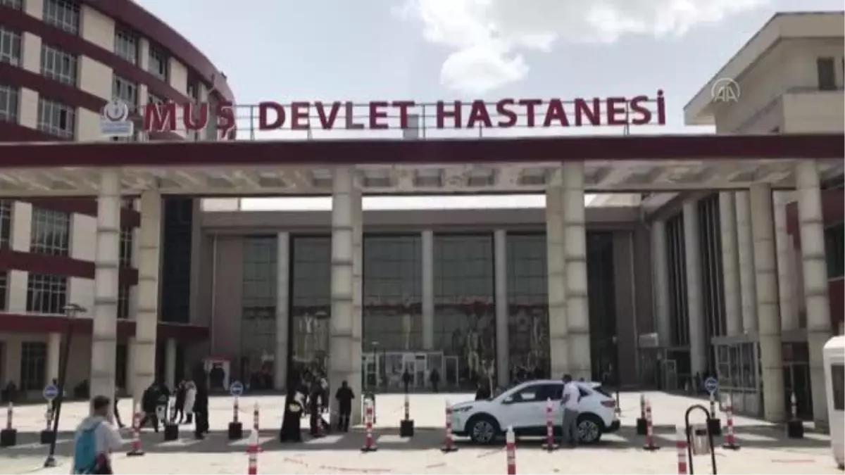 KOVİD-19 HASTALARI YAŞADIKLARINI ANLATIYOR - "Sanki başımın içinde büyük iğneli bir top vardı ve sağa sola çarpıyordu"