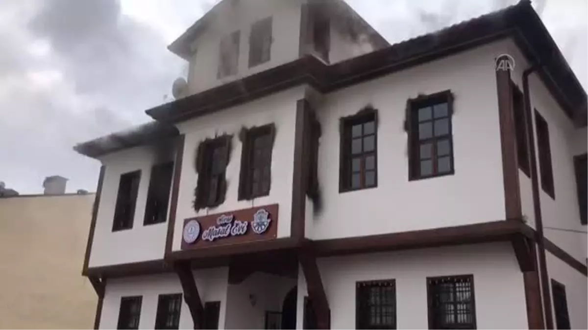 Milli Eğitim Bakanı Selçuk\'un açtığı "Masal Evi"nde çıkan yangında hasar oluştu (2)