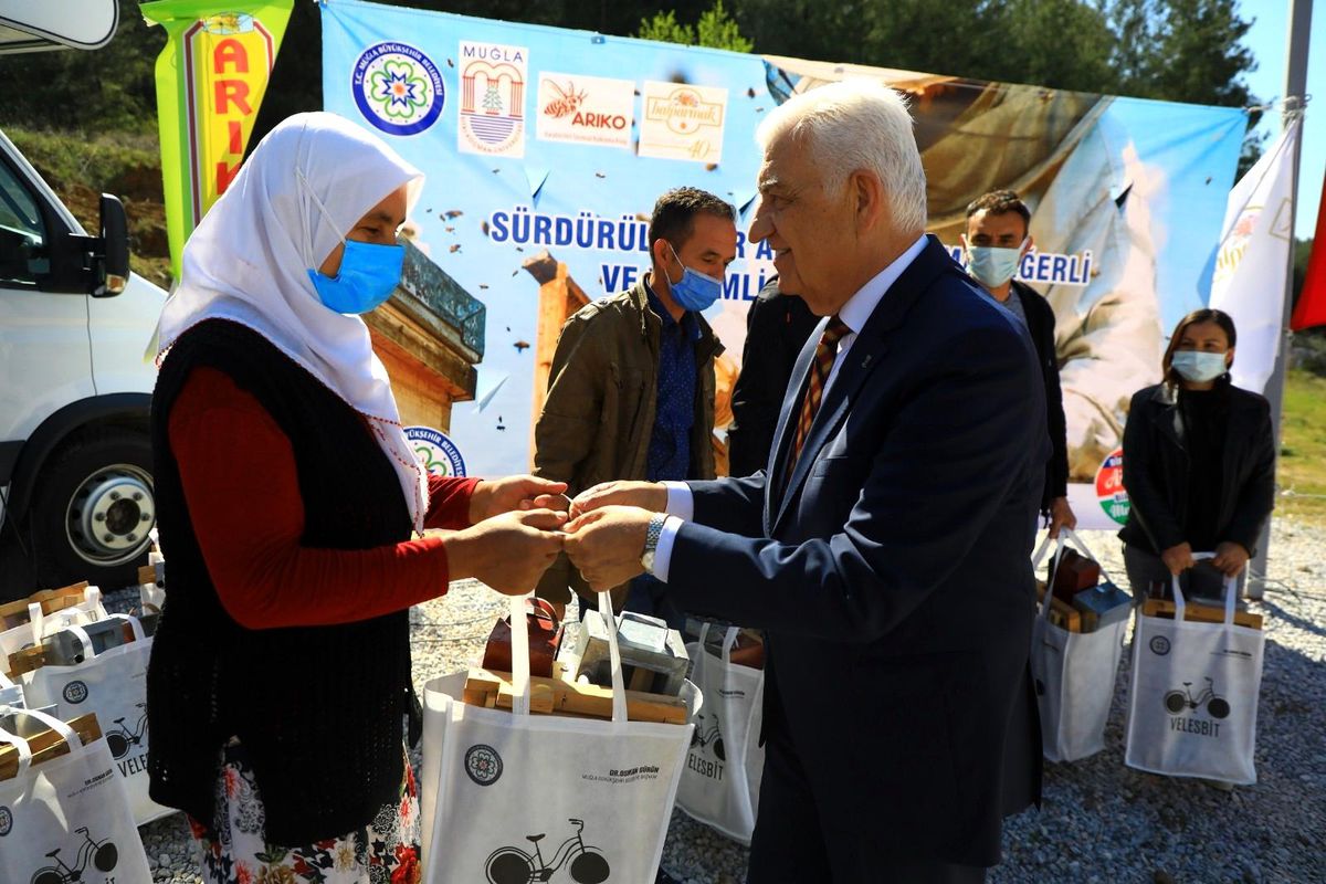 Muğla çam balı ve bal üreticisine destek