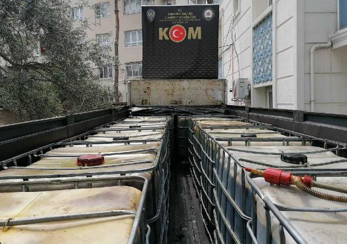 Osmaniye\'de kaçak 12 bin litre akaryakıt ile 1280 paket sigara ele geçti