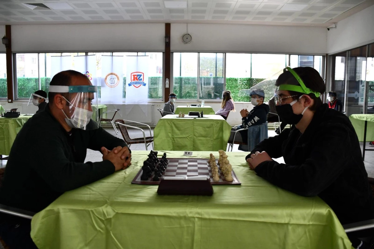 Pandemi döneminin ilk yüz yüze satranç turnuvası Söke\'de