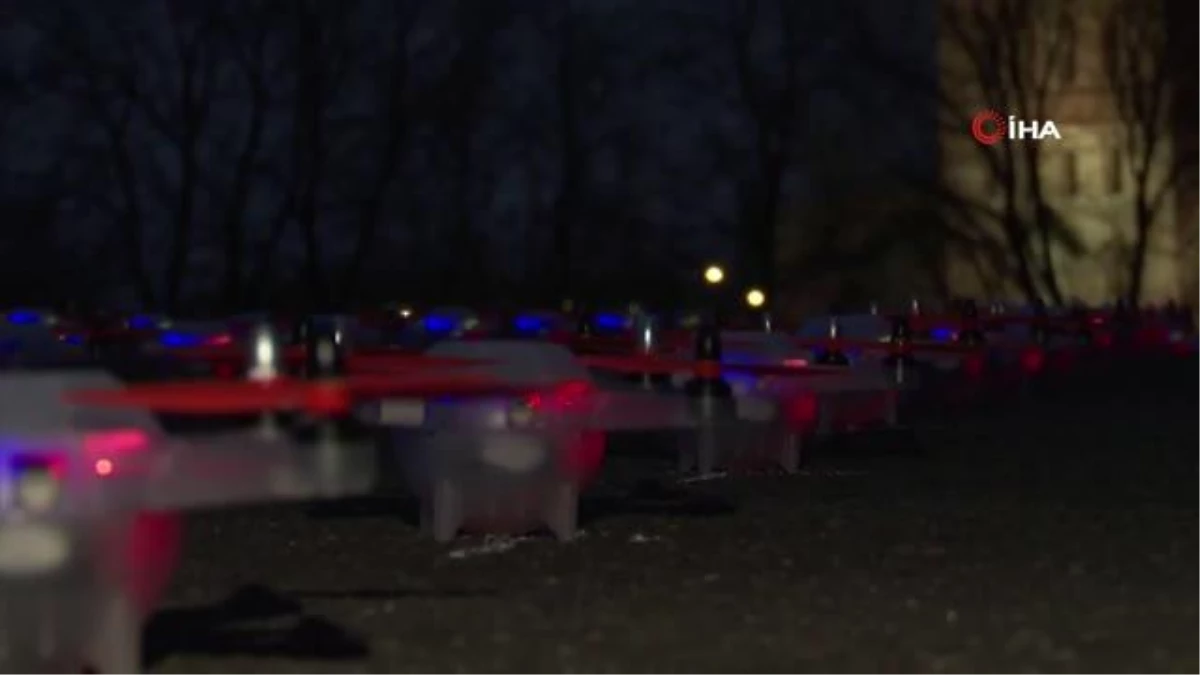 Rusya\'da Kozmonotlar Günü\'ne özel 500 drone ile şov