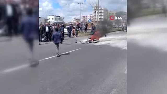 Siverek'te faciaya kıl payı...Kamyon ehliyetsiz motosikletli ile çarpıştı: 4 yaralı