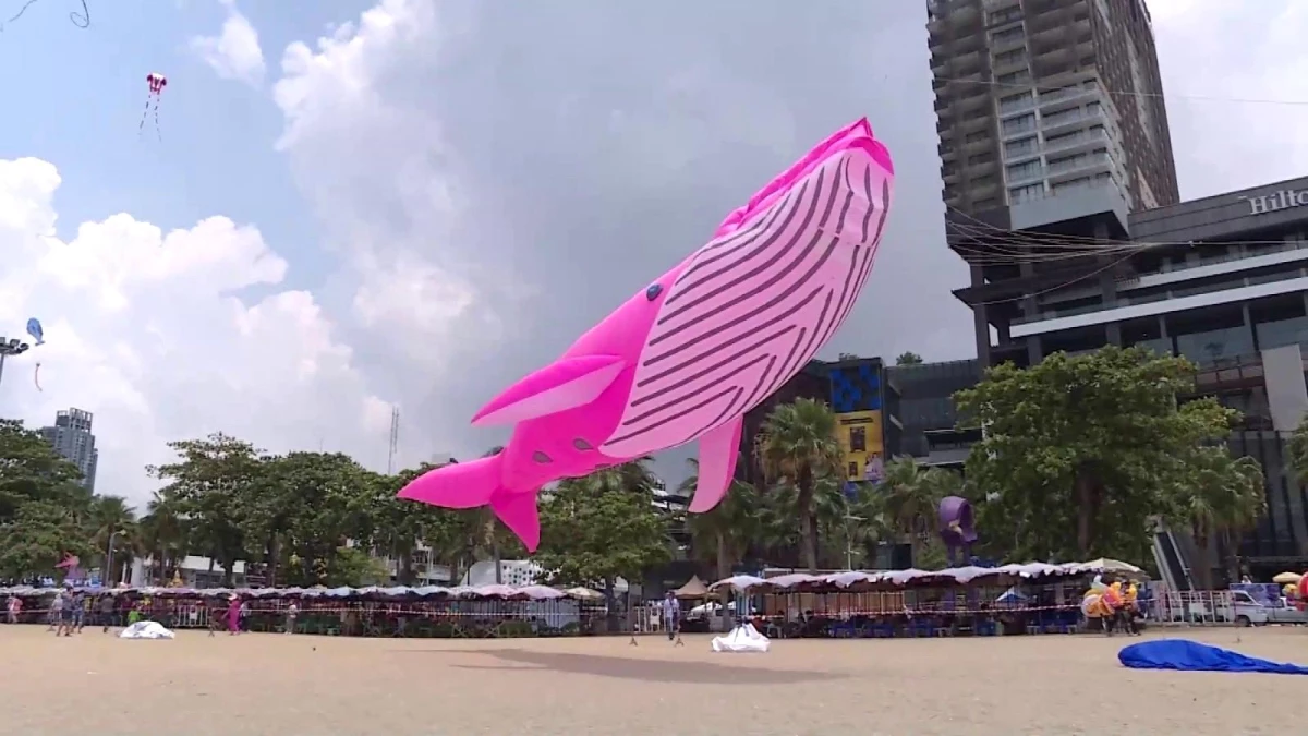 Tayland\'da uçurtma festivali renkli görüntüler oluşturdu