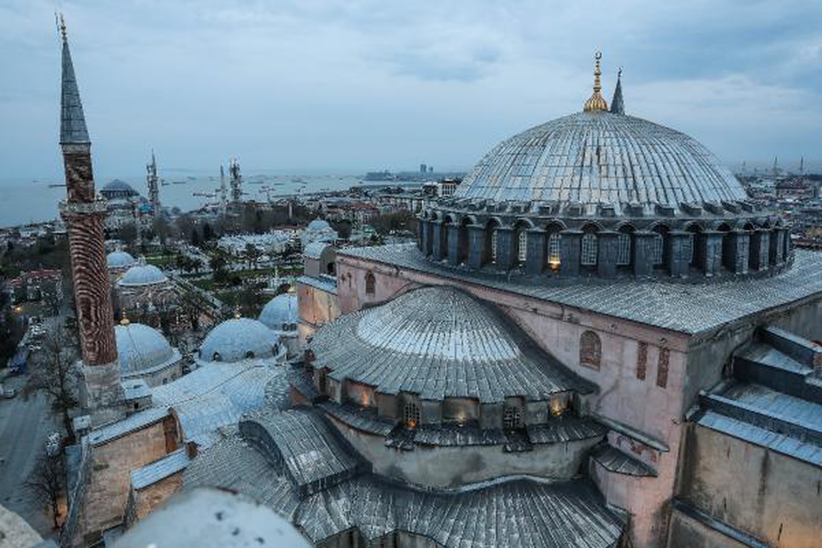 Ayasofya Camii\'nin minaresinden tarihi yarımada...