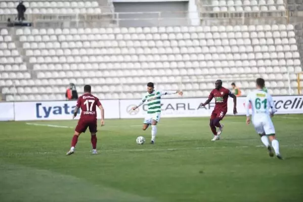 Bursaspor, Royal Hastanesi Bandırmaspor'u ağırlıyor