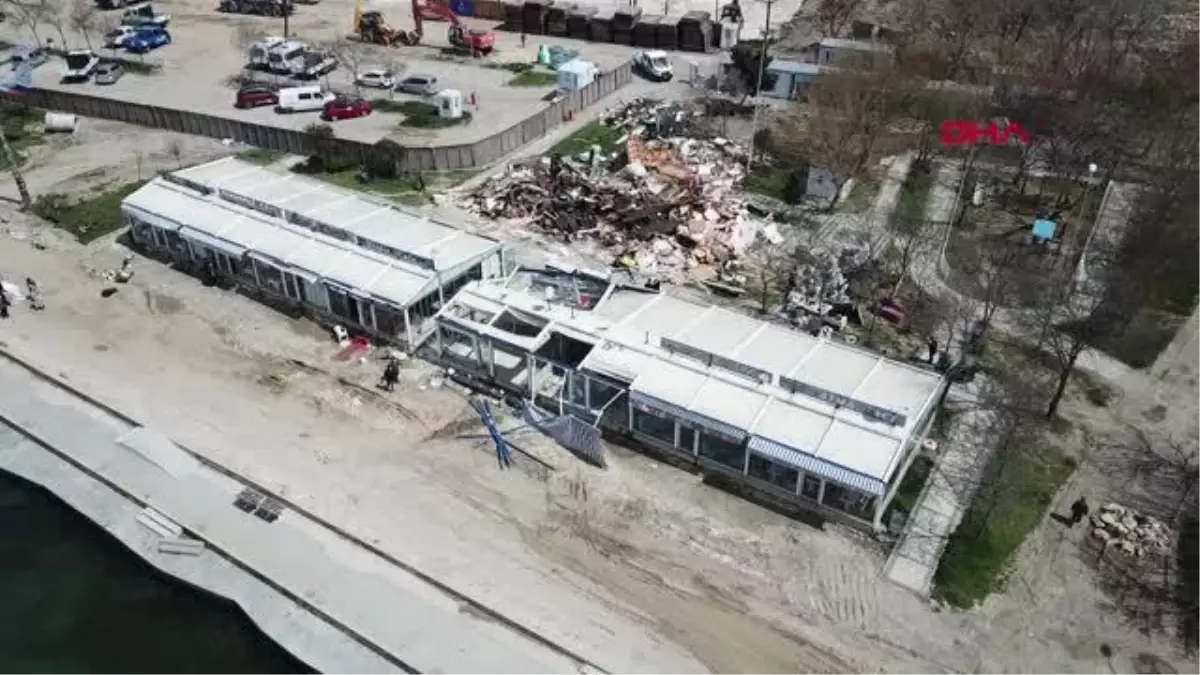 BÜYÜKÇEKMECE SAHİLİ\'NDE MÜHÜRLENEN GÖZLEMECİLERİN YIKIMINA BAŞLANDI