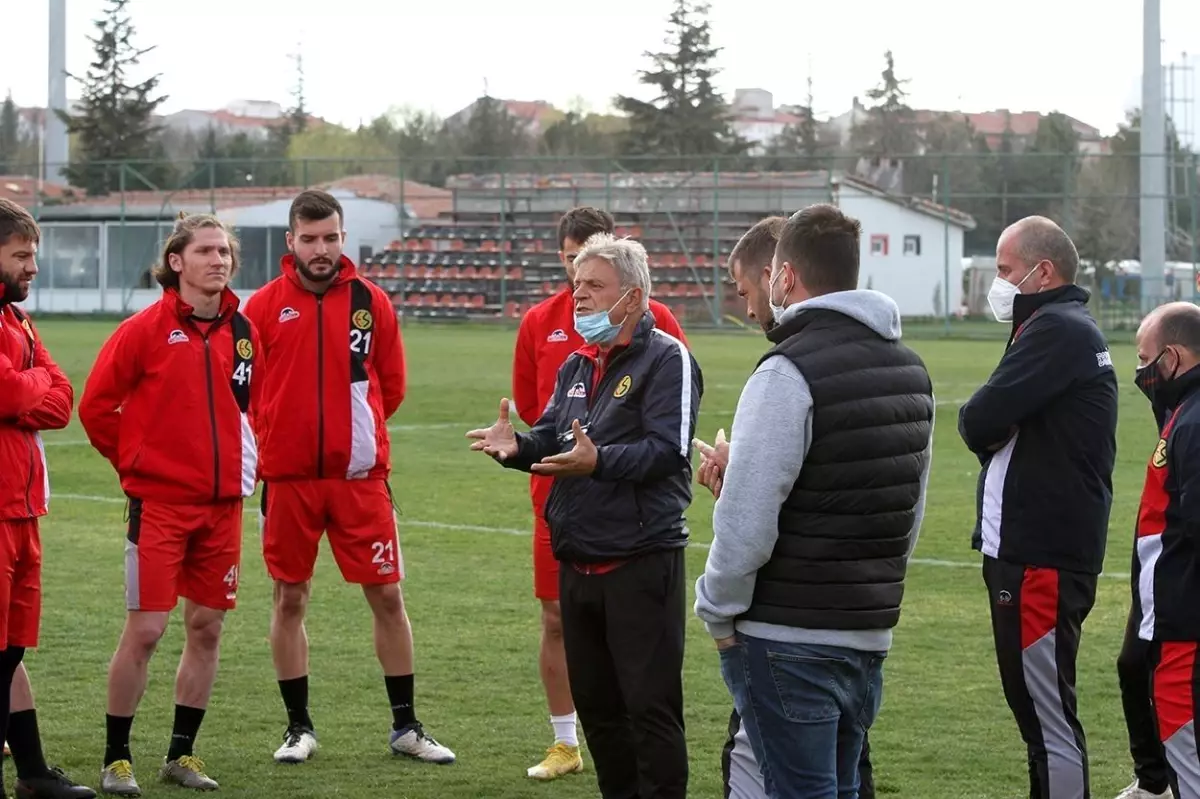 Eskişehirspor Balıkesirspor maçı hazırlıklarına başladı